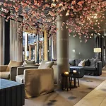 Lily Country Club Hotel Klofta