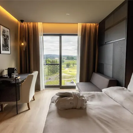 Hotell Lily Country Club Klofta