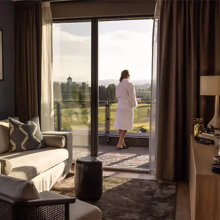 Lily Country Club Klofta