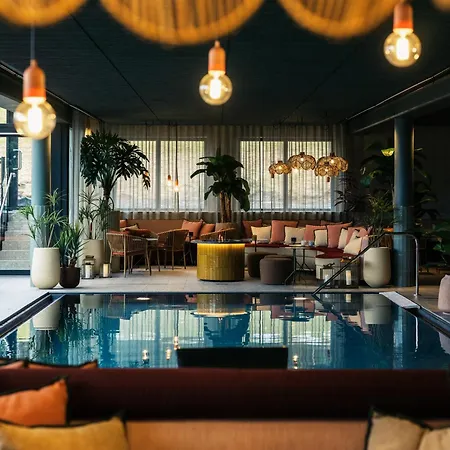 Hotel Lily Country Club