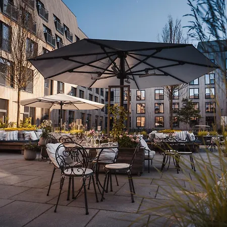 Lily Country Club Hotell Klofta