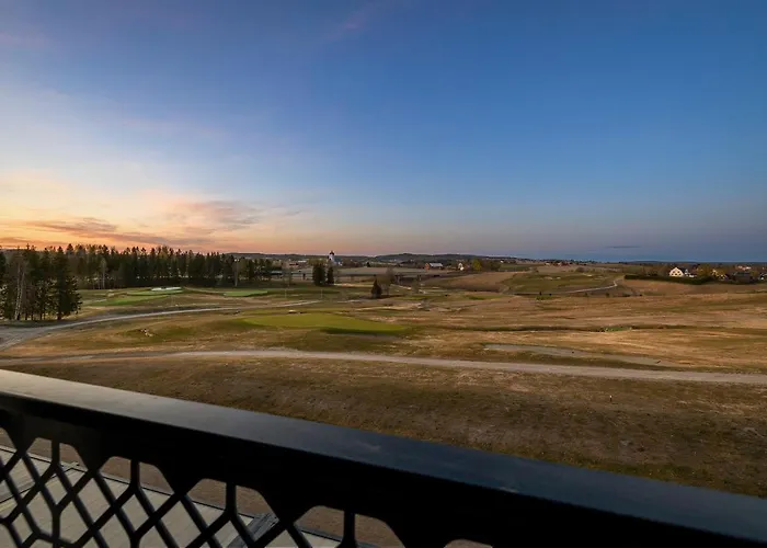 Lily Country Club Hotell 5*