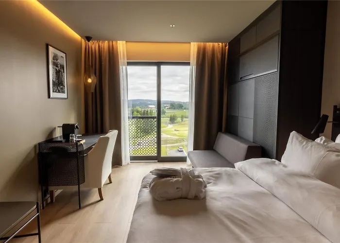 Hotell Lily Country Club Klofta