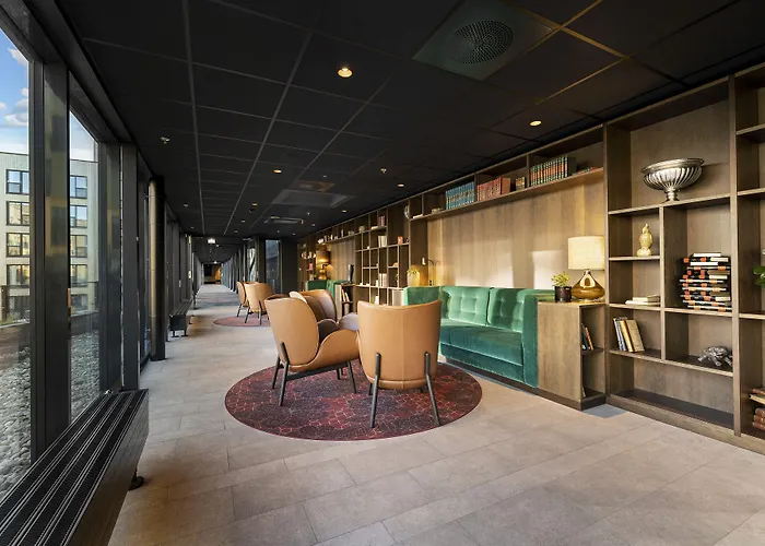 Hotel Lily Country Club