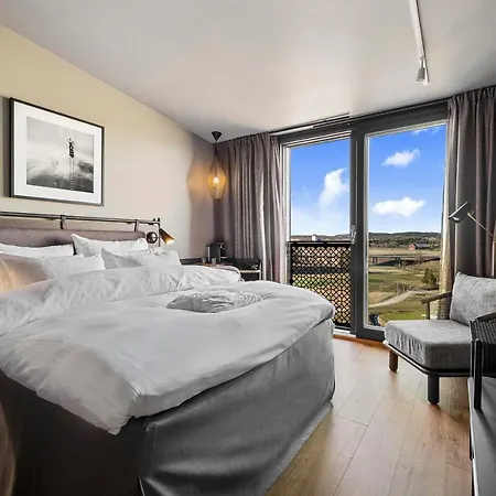 Lily Country Club Hotel Klofta
