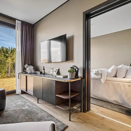 Lily Country Club Hotel Klofta